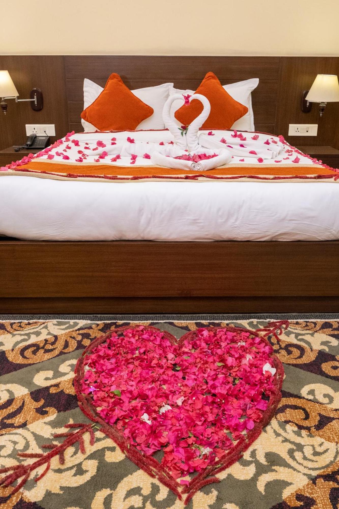 Dreamland Gold Resort & Hotel Bhairāhawā Kültér fotó